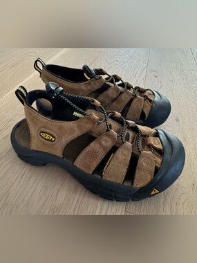 Keen Women’s Waterproof Newport Hiking Sandal - Size 6